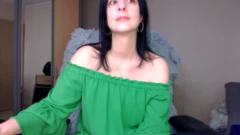 Snapshot of sweetlonglips_ chatting on 30, 1, 2025 JenJenny online show from 30, 1, 2025