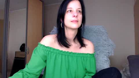 Snapshot of sweetlonglips_ chatting on 6, 2, 2025 JenJenny online show from 6, 2, 2025