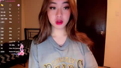 Snapshot of sweetlovepinay04 chatting on 18, 5, 2026 Zoe online show from 18, 5, 2026