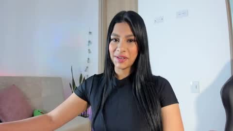 instagram sweetluna 0 online show from 31, 3, 2026