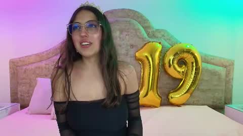 Snapshot of sweetlyundone chatting on 2, 5, 2026 sweetlyundone online show from 2, 5, 2026