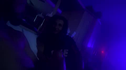 Snapshot of sweetnsexy95 chatting on 22, 1, 2025 WeAim2PZzz online show from 22, 1, 2025