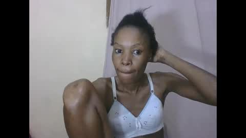 ESTHER online show from 4, 6, 2026