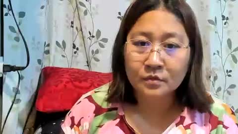Snapshot of sweetpilipina88 chatting on 27, 10, 2025 MIA online show from 27, 10, 2025