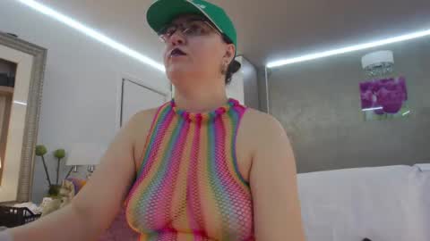 Snapshot of sweetraisa chatting on 2, 5, 2026 SweetRaisa online show from 2, 5, 2026