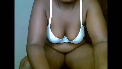 Snapshot of sweetrenne chatting on 19, 2, 2025 sweetrenne online show from 19, 2, 2025