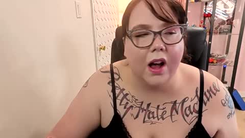 ruby and scarlet online show from 19, 11, 2025