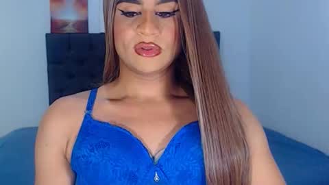 Snapshot of sweetsofiats chatting on 12, 9, 2025 SOFIA online show from 12, 9, 2025