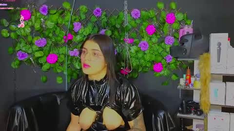 Snapshot of sweett_mollyy chatting on 10, 5, 2026 Molly - INDEPENDENT MODEL online show from 10, 5, 2026