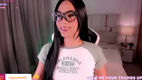 Snapshot of sweett_shinexx chatting on 15, 6, 2026 angel online show from 15, 6, 2026
