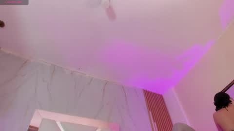 Sophiee  online show from 14, 4, 2026