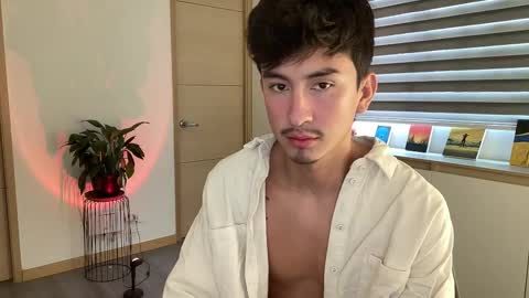 Snapshot of sweettaaron chatting on 15, 10, 2025 Andy online show from 15, 10, 2025