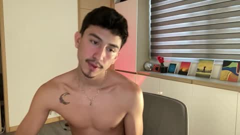 Snapshot of sweettaaron chatting on 14, 12, 2025 Andy online show from 14, 12, 2025