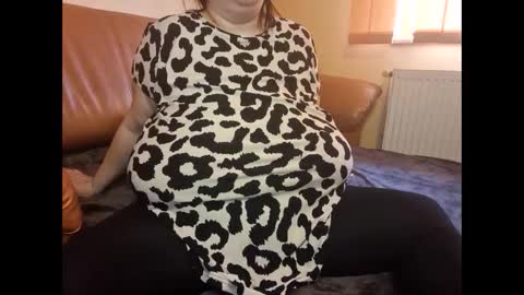 Snapshot of sweettm chatting on 16, 2, 2025 Maya online show from 16, 2, 2025