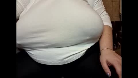 Snapshot of sweettm chatting on 16, 2, 2025 Maya online show from 16, 2, 2025