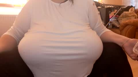 Snapshot of sweettm chatting on 17, 2, 2025 Maya online show from 17, 2, 2025