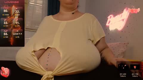 Snapshot of sweettm chatting on 27, 2, 2025 Maya online show from 27, 2, 2025