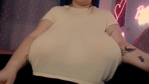 Snapshot of sweettm chatting on 7, 3, 2025 Maya online show from 7, 3, 2025