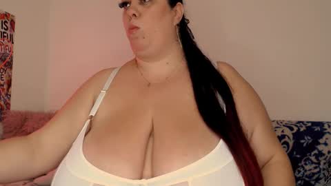 Snapshot of sweettm chatting on 26, 10, 2025 Maya online show from 26, 10, 2025