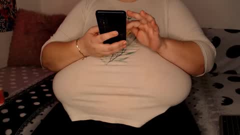 Snapshot of sweettm chatting on 21, 11, 2025 Maya online show from 21, 11, 2025