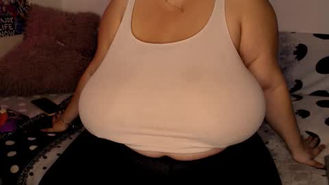 Snapshot of sweettm chatting on 22, 11, 2025 Maya online show from 22, 11, 2025