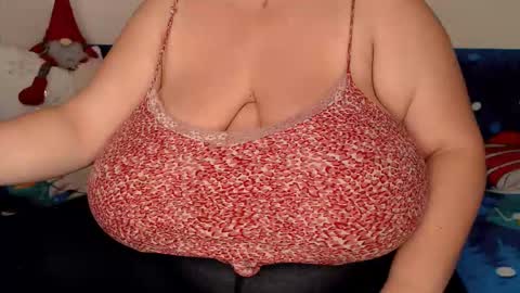 Snapshot of sweettm chatting on 15, 12, 2025 Maya online show from 15, 12, 2025