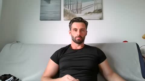 Snapshot of sweettom69 chatting on 8, 7, 2026 Tom online show from 8, 7, 2026