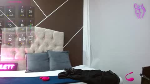 Scarlet online show from 25, 11, 2025