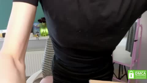 Snapshot of sweetuniporn chatting on 3, 5, 2026 Elis a little vacation Ill be here Saturday my schedules in bio online show from 3, 5, 2026