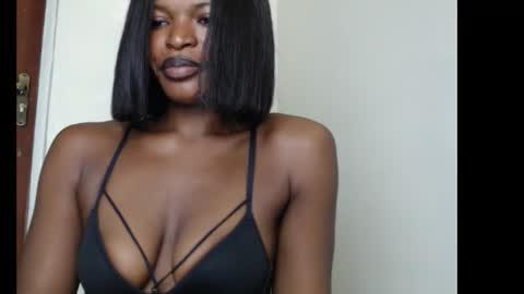 sweetxxboobsx online show from 14, 10, 2025