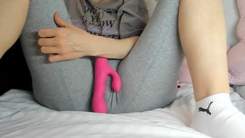 Snapshot of sweety_cum chatting on 26, 12, 2024 Mia online show from 26, 12, 2024