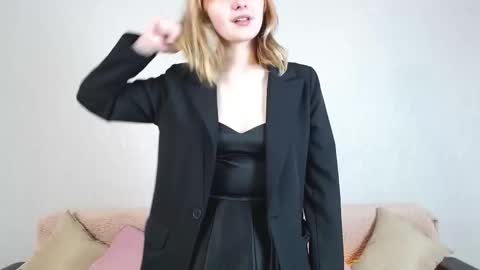 Snapshot of sweetyybay chatting on 14, 12, 2025 Stacy online show from 14, 12, 2025