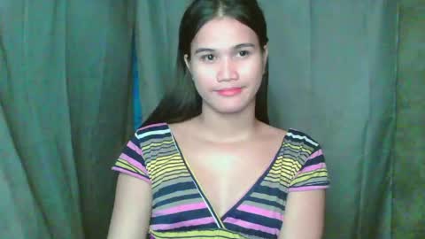 Snapshot of swettie_rhea chatting on 22, 4, 2026 Rhea online show from 22, 4, 2026