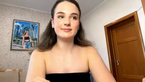 Snapshot of syblebracht chatting on 24, 7, 2026 Heeey online show from 24, 7, 2026