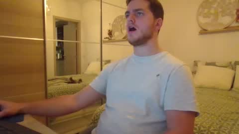 Snapshot of syl092 chatting on 9, 12, 2024 syl092 online show from 9, 12, 2024