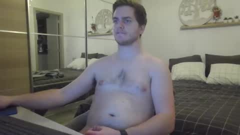 Snapshot of syl092 chatting on 10, 3, 2025 syl092 online show from 10, 3, 2025