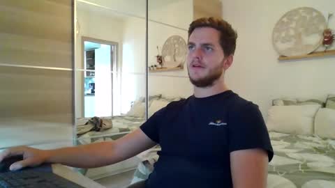 Snapshot of syl092 chatting on 15, 9, 2025 syl092 online show from 15, 9, 2025