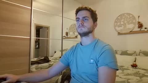 Snapshot of syl092 chatting on 19, 11, 2025 syl092 online show from 19, 11, 2025