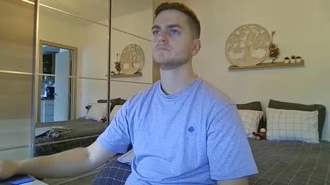 Snapshot of syl092 chatting on 28, 11, 2025 syl092 online show from 28, 11, 2025