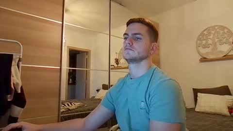 Snapshot of syl092 chatting on 2, 12, 2025 syl092 online show from 2, 12, 2025