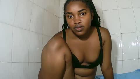 sylviasexy27 online show from 18, 2, 2025