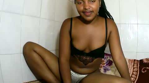 sylviasexy27 online show from 21, 2, 2025