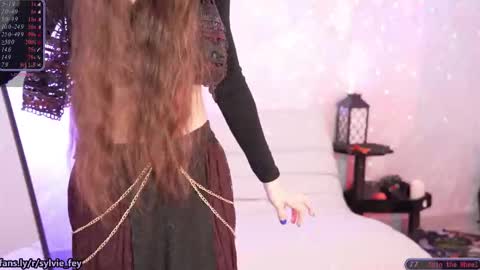 Snapshot of sylvie_fey chatting on 24, 9, 2025 Sylvie online show from 24, 9, 2025
