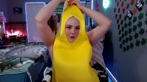 Snapshot of syndica chatting on 4, 10, 2025 Jennah online show from 4, 10, 2025