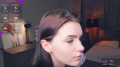 Snapshot of synne_glows chatting on 10, 9, 2025 Eva online show from 10, 9, 2025