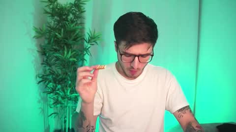 t0ny_wylie online show from 15, 11, 2025