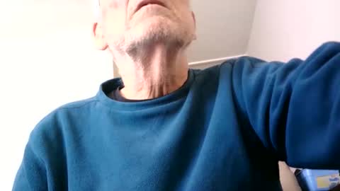 Snapshot of t11gger2 chatting on 17, 5, 2026 James online show from 17, 5, 2026