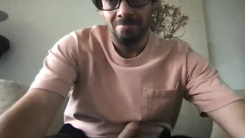 Snapshot of t_fuenzalida chatting on 14, 12, 2025 t_fuenzalida online show from 14, 12, 2025