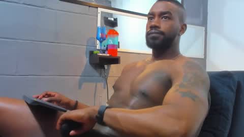 Snapshot of tafari_1 chatting on 1, 1, 2025 Tafari Zulu online show from 1, 1, 2025