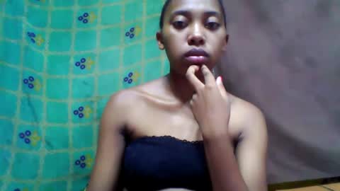 Snapshot of tahiriniah chatting on 1, 3, 2025 tahiriniah online show from 1, 3, 2025